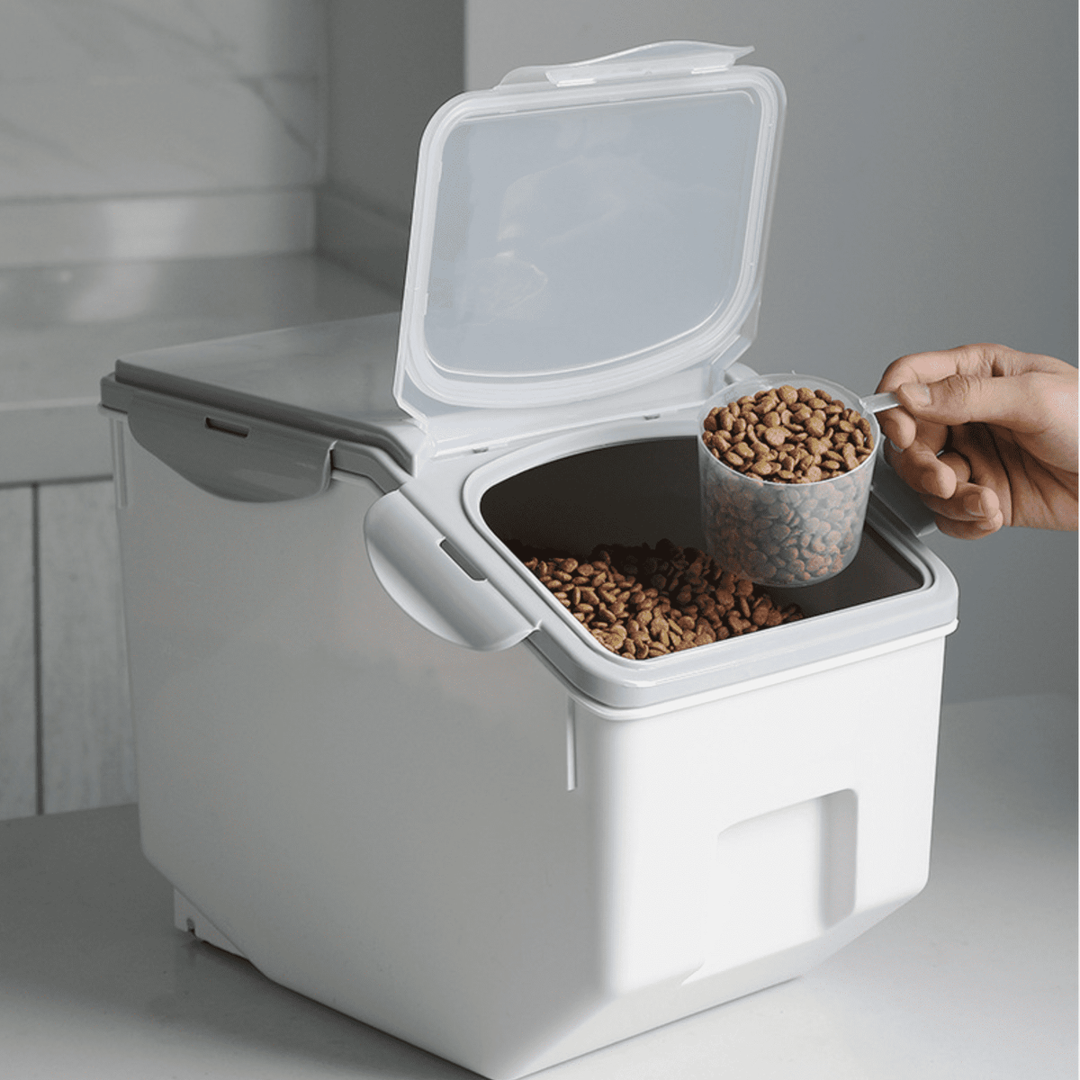 Dog food hot sale container 15kg