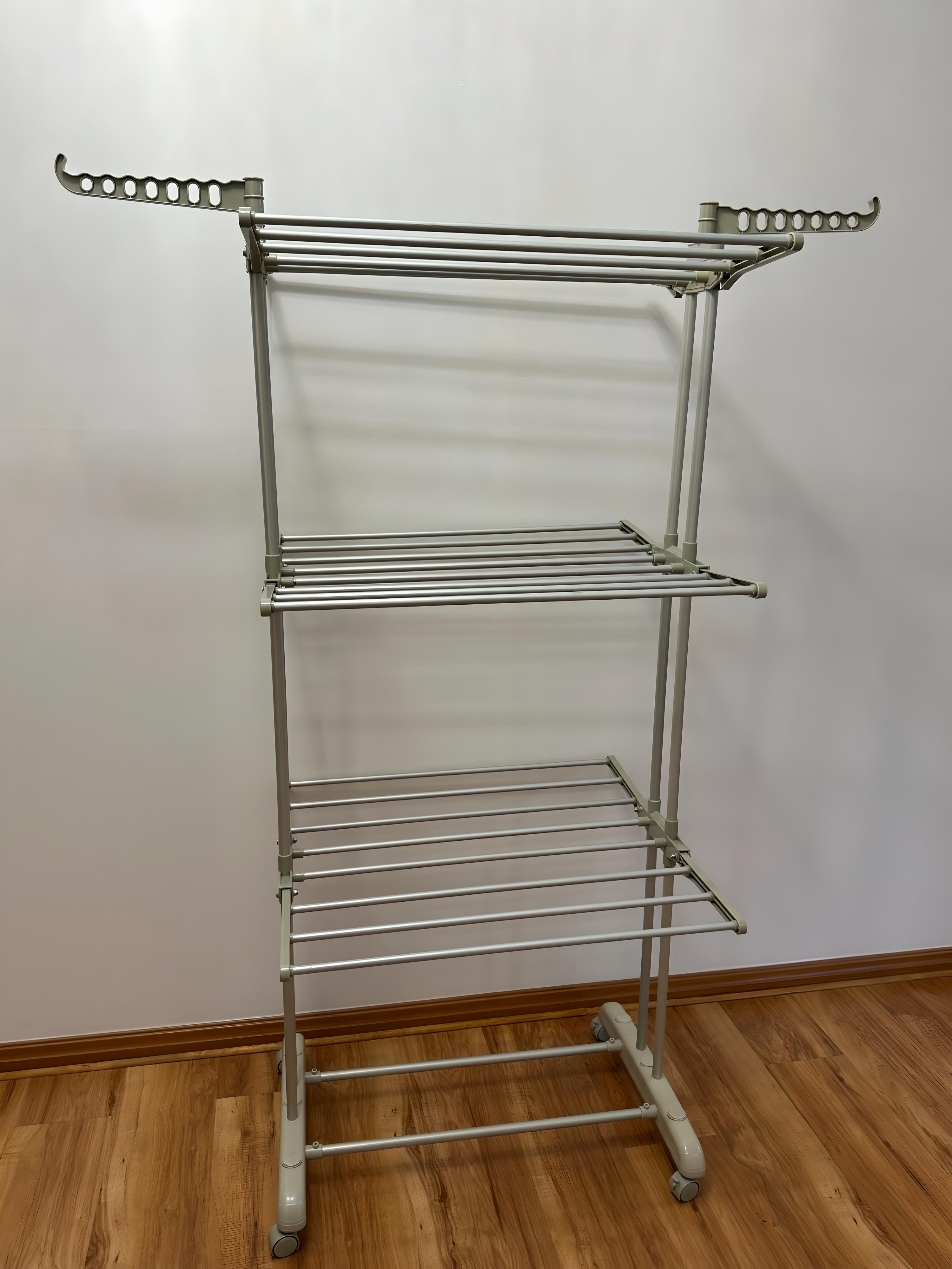 Expandable Indoor Clothes Drying Rack – Space-Saving & Sturdy Design 🏡✨