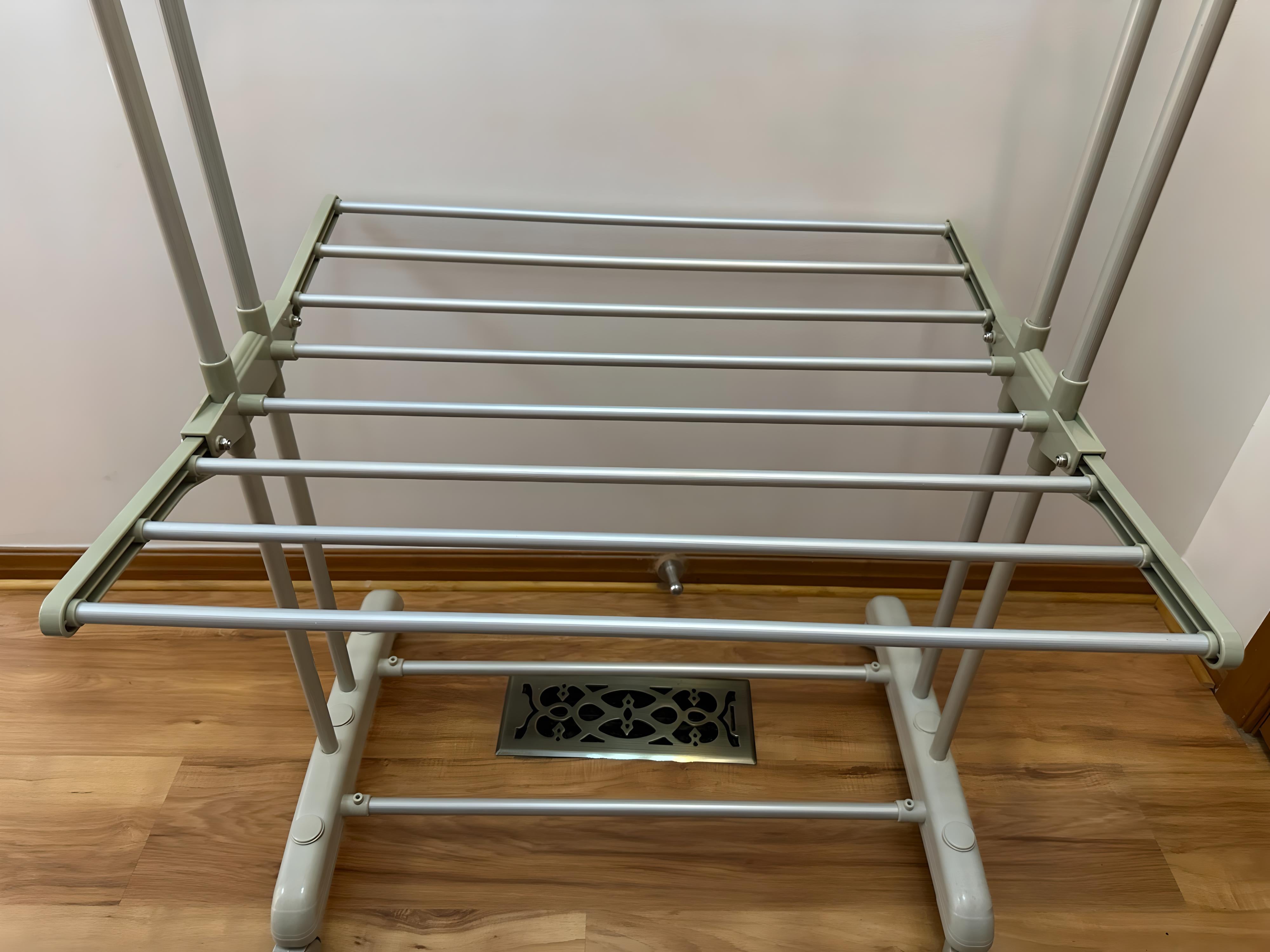 Expandable Indoor Clothes Drying Rack – Space-Saving & Sturdy Design 🏡✨